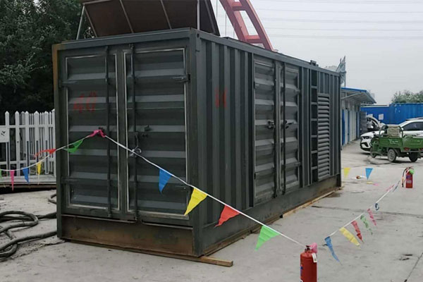 东营发电机租赁空气滤清器多久更换一次？