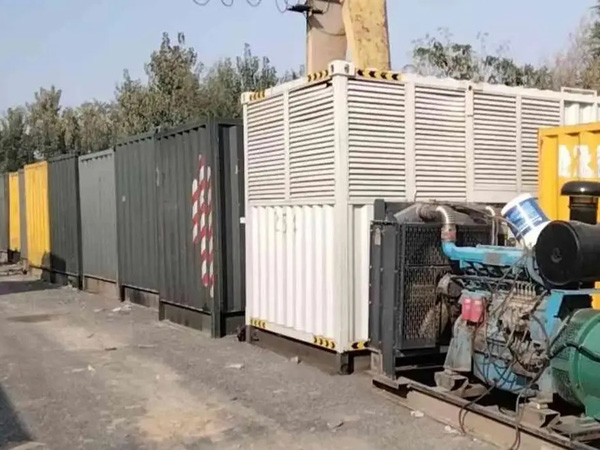 东营200KW柴油发电机机组每小时油耗是多少？